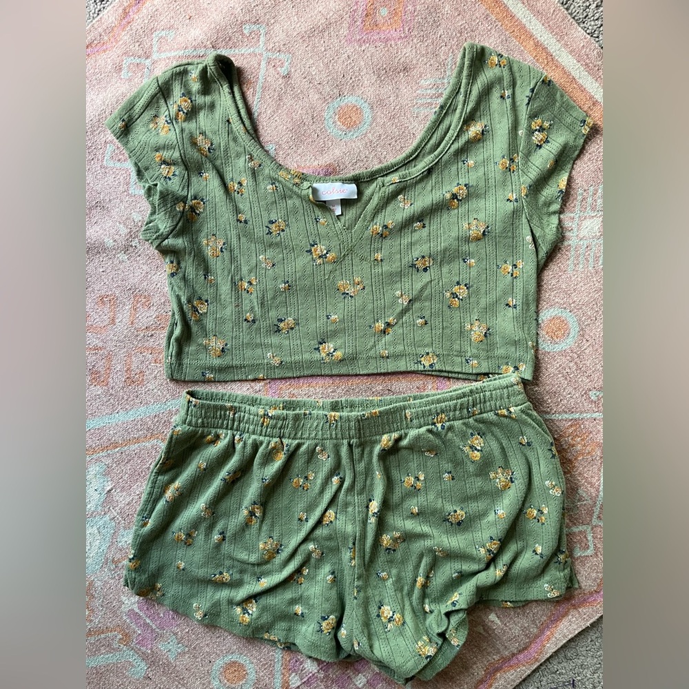 Colsie Green Floral Pajama Set